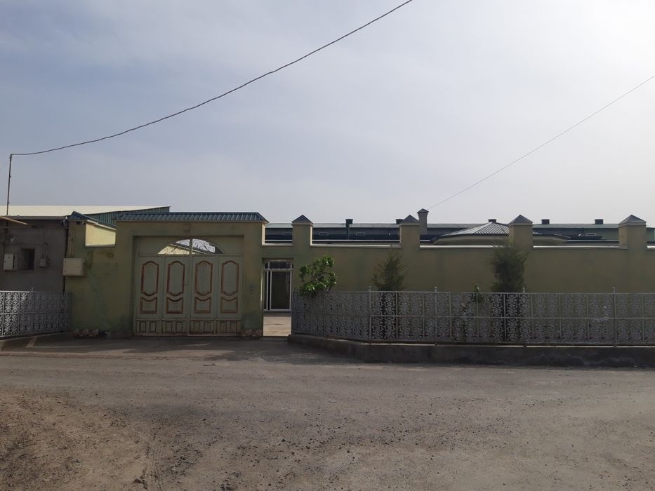 Продается участок в доль дороги. Углавая с трех старон.