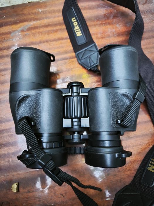 Бинокль Nikon 10×42