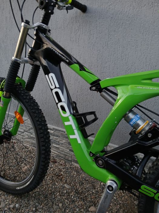 Bicicletă Scott de carbon full suspension