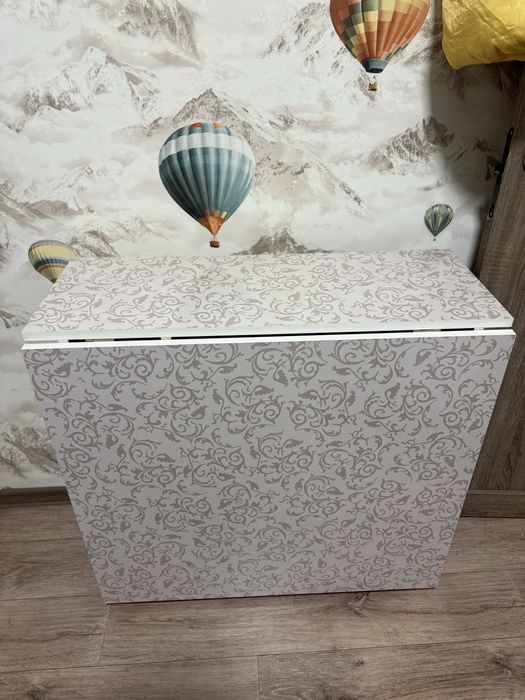 Продам стол книжку