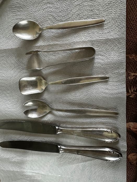 24 buc  placate în argint 100 ,lingurițe cuțite furculite