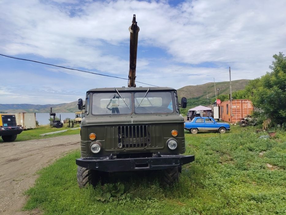 Ямобур на базе ГАЗ66