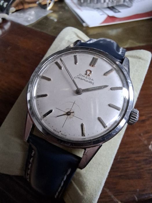 Omega Seamaster
Diematrul: 35 mm fara