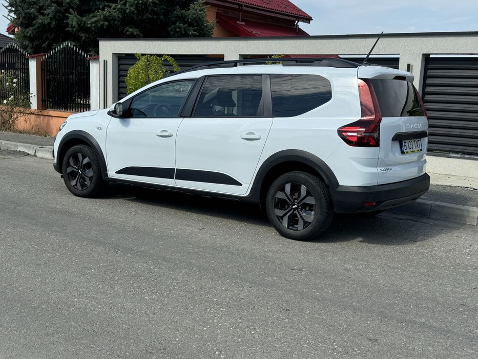 Dacia Jogger 2024 Facelift Motor 1.0 Beznina + GPL 100 CP ECO G-100 6 Trepte TVA inclus si Deductibil ! KM 90.000 REALI , Unic Propietar