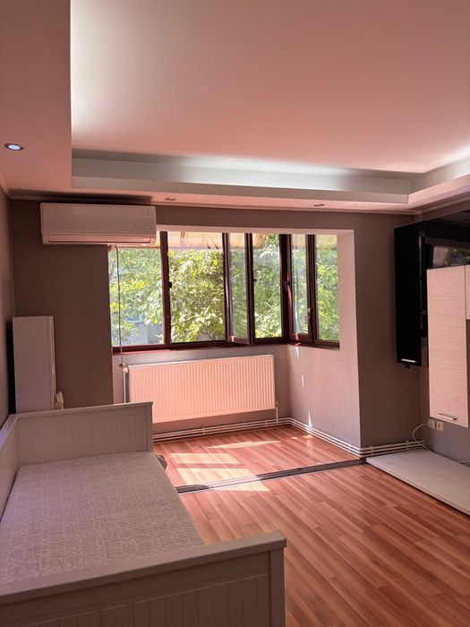 Persoană fizică vând apartament 2 camere semidecomandat