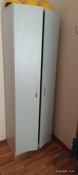 Шкаф для одежды офисный