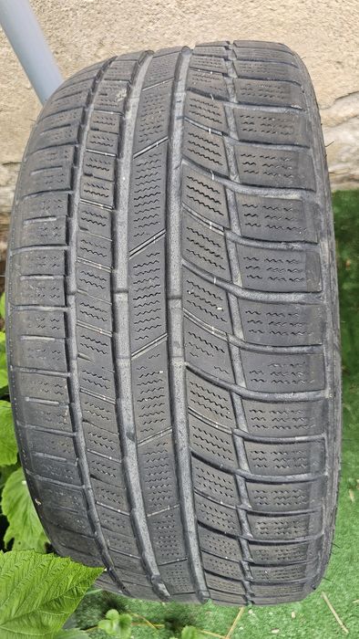 6 бр. Зимни гуми 225/35R19 XL TOYO SNOWPROX S954