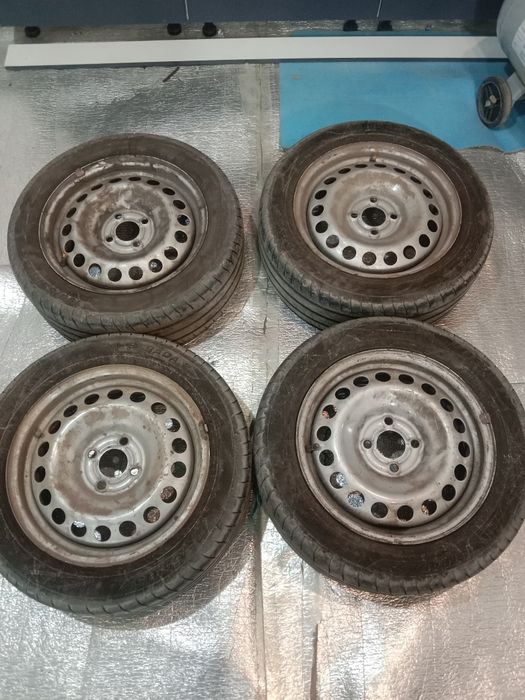 Продам диски с покрышками на 15