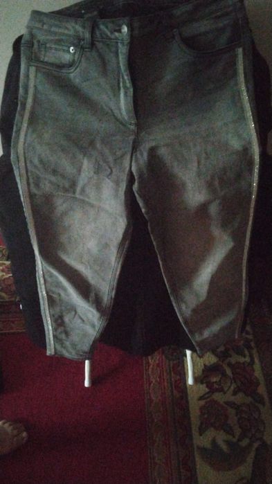 Продам женские джинсы