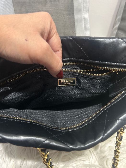Geanta Prada din piele moale