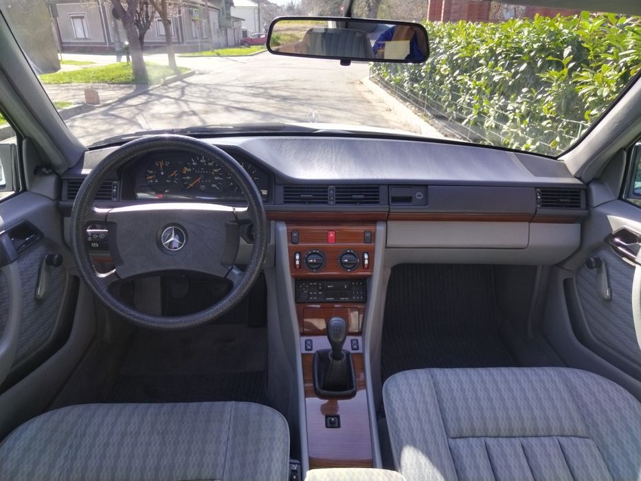 Mercedes Benz W124 E 200D