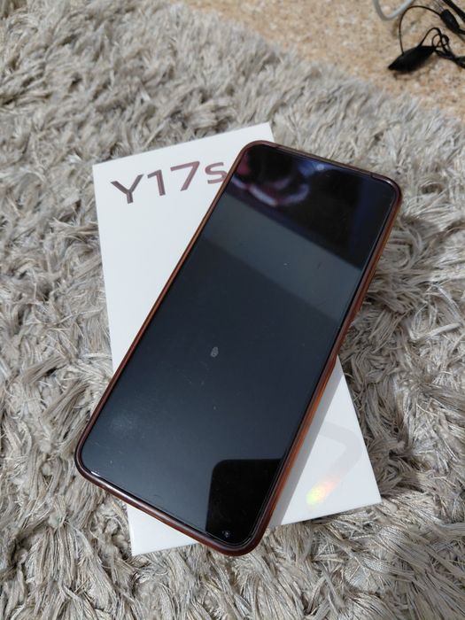 Продам смартфон Vivo Y17s