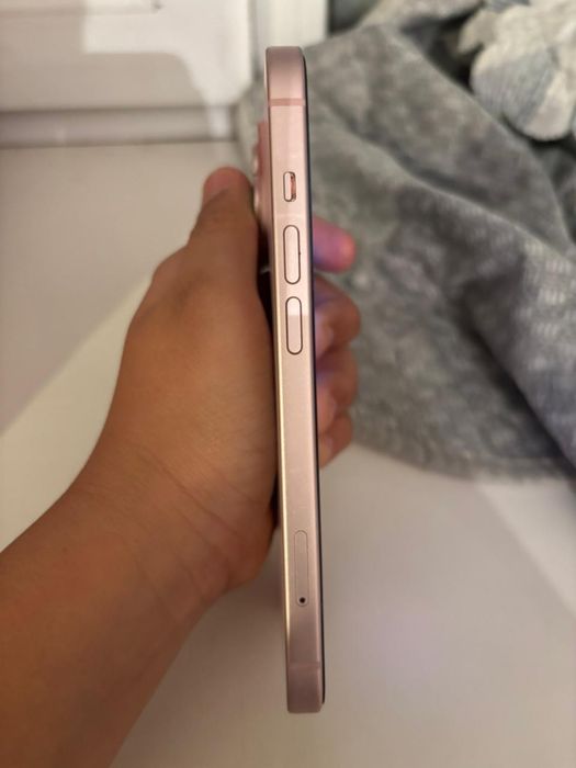 Айфон 15 розовый