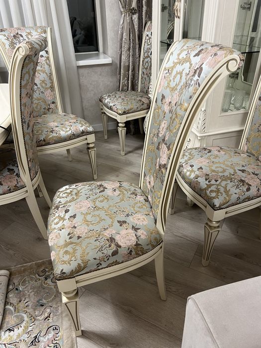 Мебель для гостиной ( 2 серванта, комод )