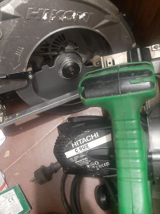 Големи циркуляри Хитачи