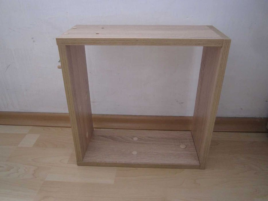 Дървена етажерка (рафт, лавица) за стена, квадратна, 35х35