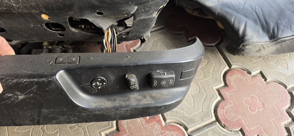 Продам сиденья бмв е 39 под востановление.