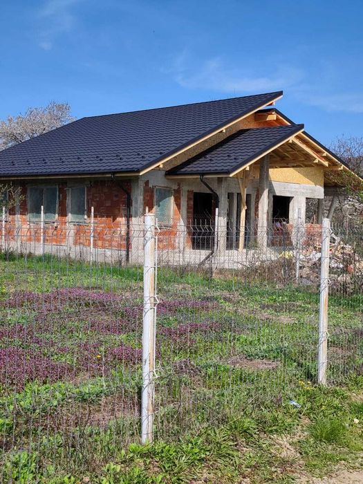 Casă de vânzare
