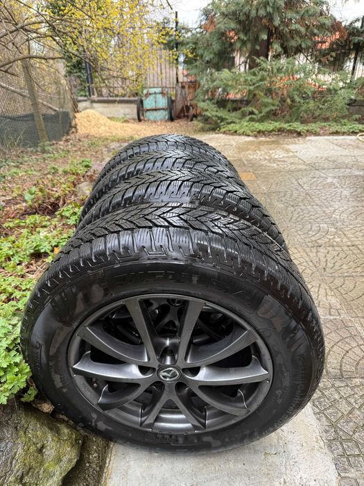 Оригинални джанти 17" на Mazda CX-5 (7Jx17H2) в комплект със зимни гуми.