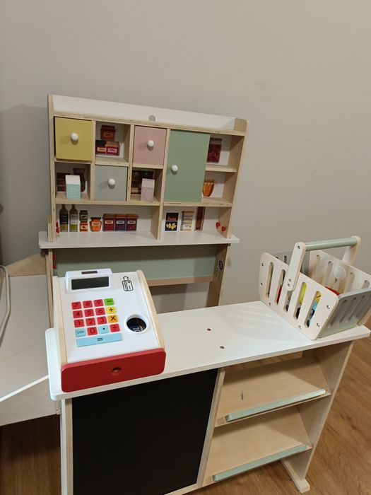 Детски дървен магазин+ касов апарат+ кошница