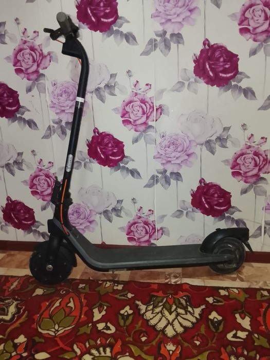 Продам электро самокат ninebot