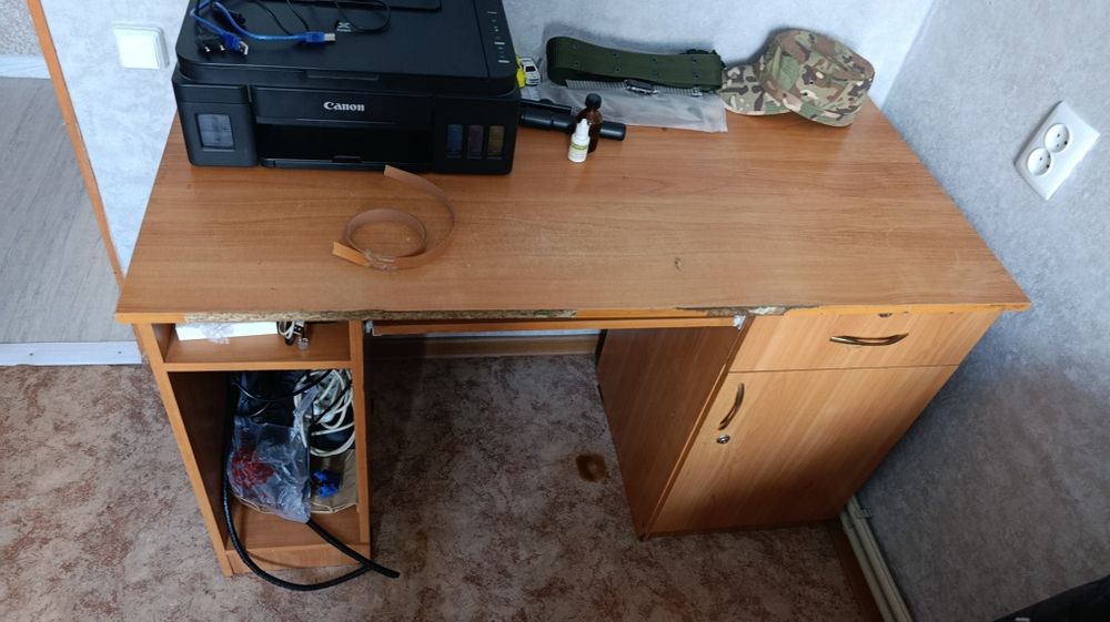 Компьютерный стол