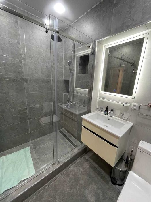 Vokzalda 3xonali kvartiraning bir xonasi ijaraga berilladi