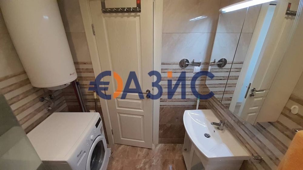 Продава се Двустаен апартамент в к.к. Слънчев бряг - 87 кв.м за 580 €/кв.м - Снимка #3