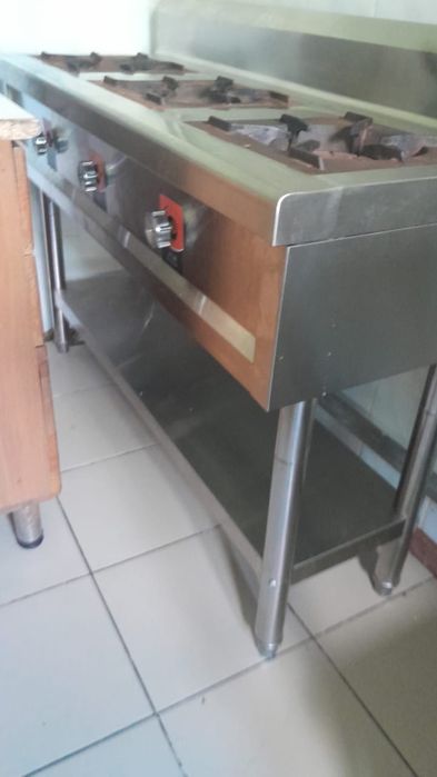 Продам газовую плиту.