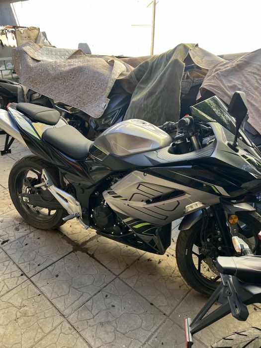 Мотоцикл Yamaha 400 кубовый