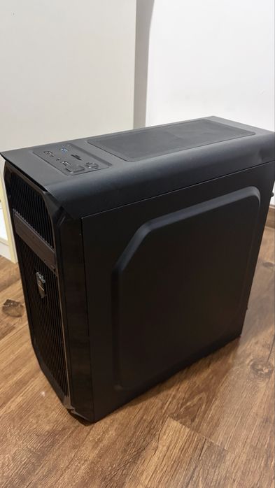 PC Gaming +( tastatura+mouse)– i7 7700K, 16GB RAM, GTX 1650, SSD + HDD