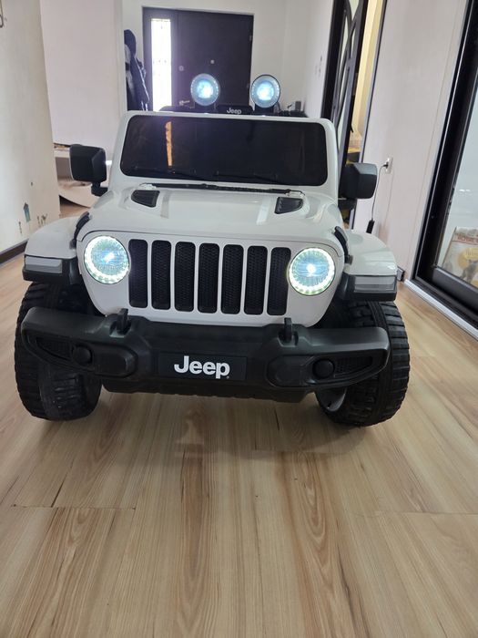 Masinuta electrica Jeep Rubicon cu Baterie NOUA