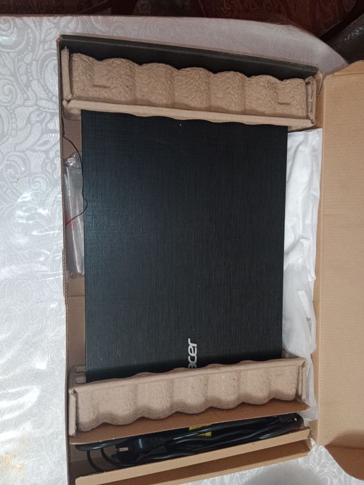 Ноутбук Acer в рабочем состояний