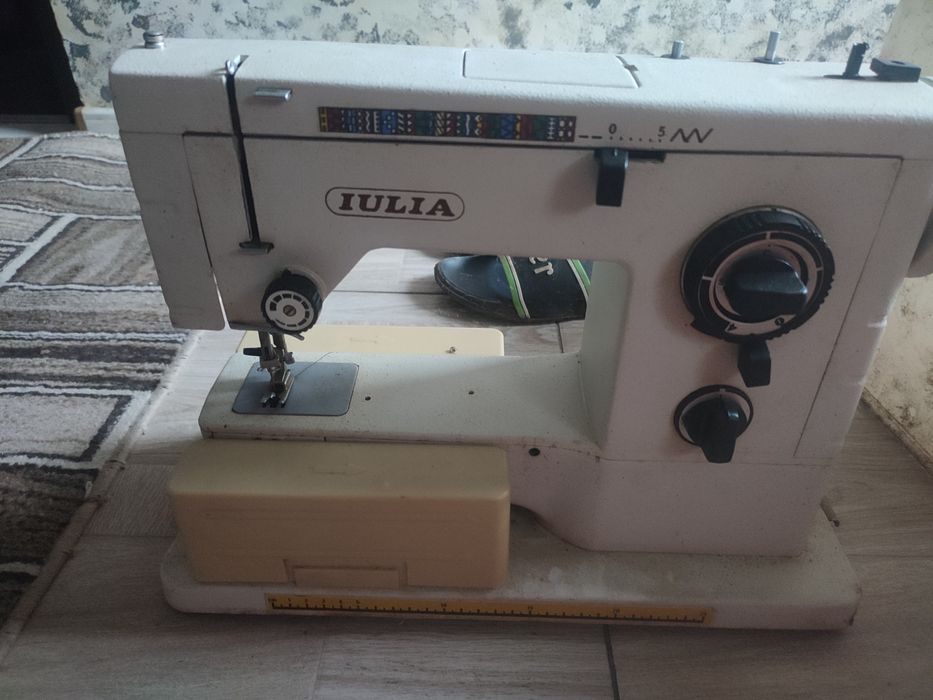 Mașină de cusut ileana