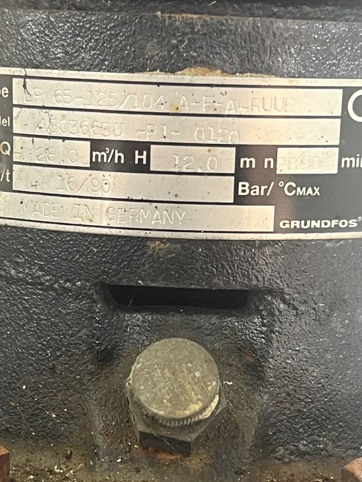 Центробежна водна помпа Grundfos Q 28 H 12