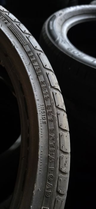 Гуми 2бр 225/35/19 - 1бр  - 58евро