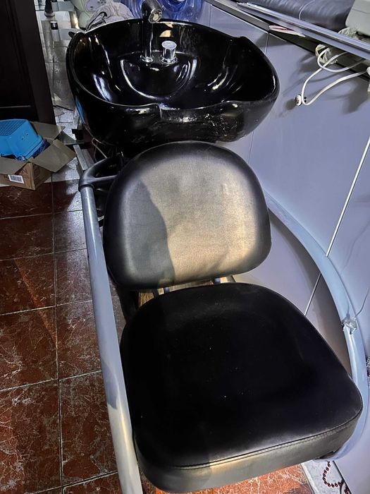 Vand scafa coafor si posturi frizerie