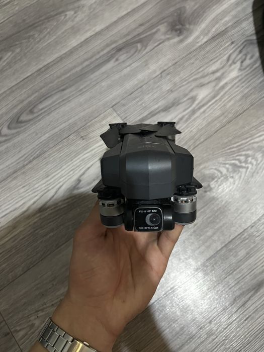 Продам дрон с камерой Full HD (Wi-Fi, F2.15 100° FOV)