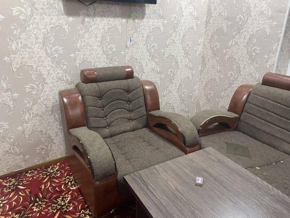 Divan chotki holatda