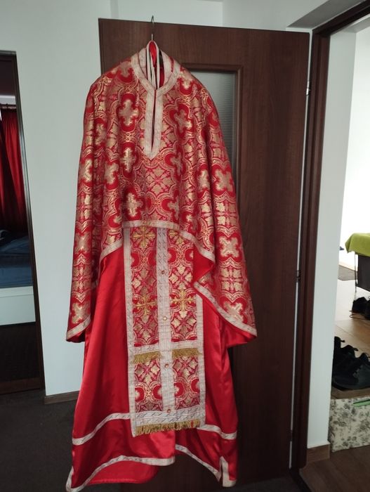 Vând veșminte preoțești stare foarte bună