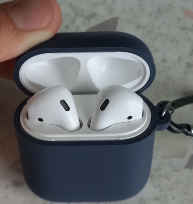 Airpods с коробкой и с чехлом