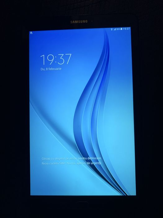 Vand tableta samsung galaxy tab e cu Sim