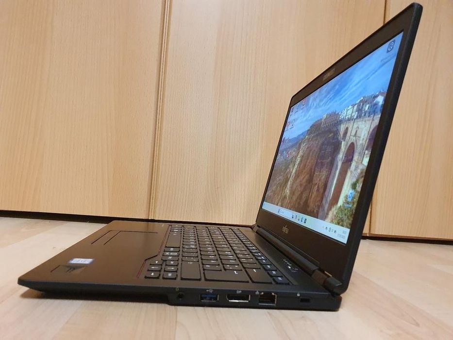 Fujitsu lifebook U748 Ultrabook i5/16/265