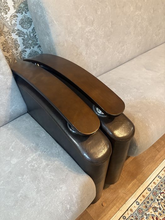 Продам диван и два кресла