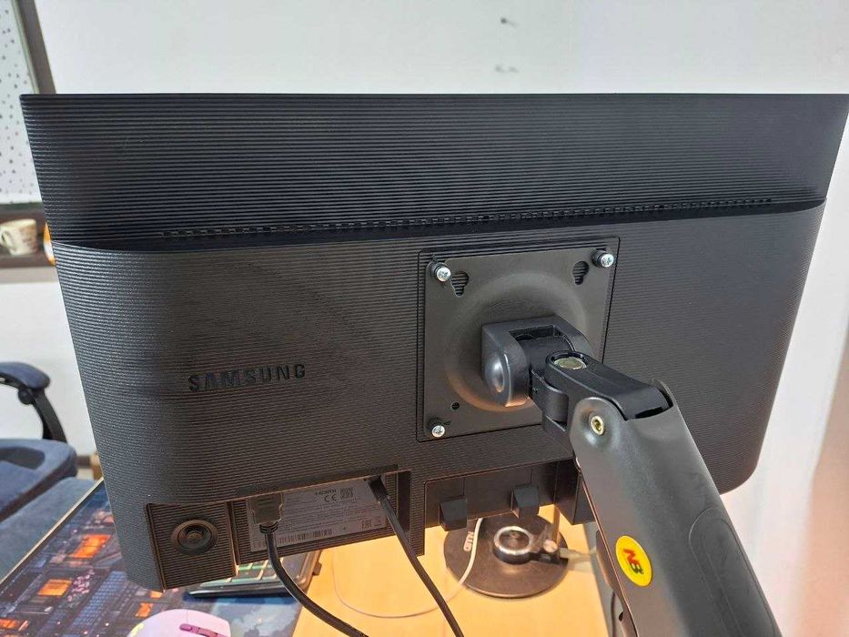 Монитор 22" Samsung LS22C310EAIXCI