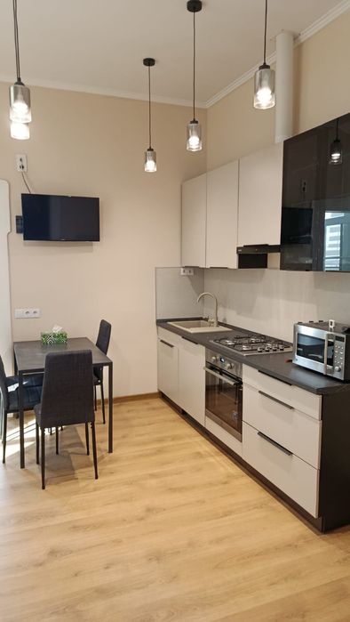 Inchiriez casă 3 camere  ultracentral (Mociulschi)