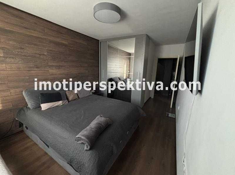 Продава се Двустаен апартамент в Пловдив, Център - 72 кв.м за 2181 €/кв.м - Снимка #2