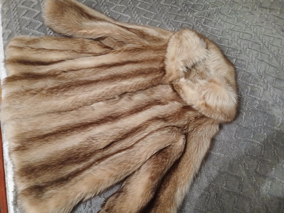 Продам полушубок, натур. мех