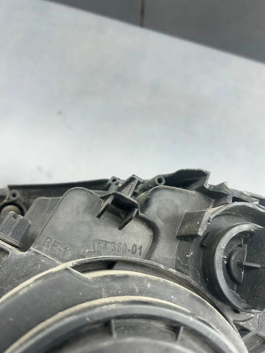 Far dreapta cu Xenon 15436001 Mercedes-Benz E-Class 2006