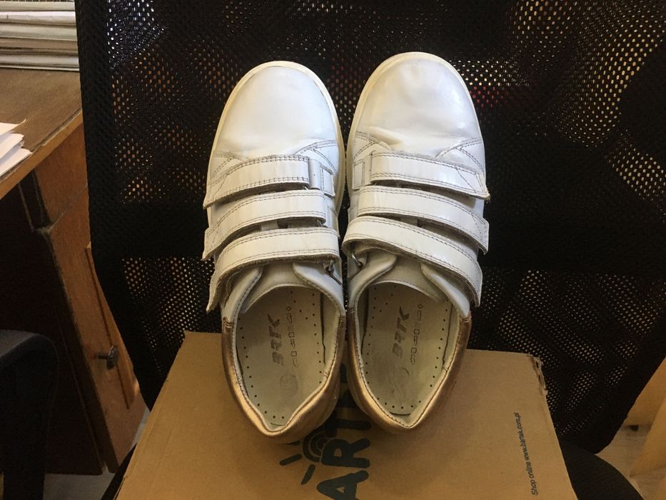 Adidasi piele naturala 36